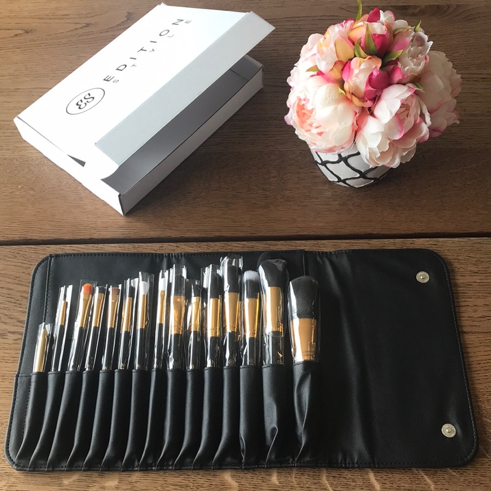 ES 15 pc Professional Makeup Brush with Wallet
